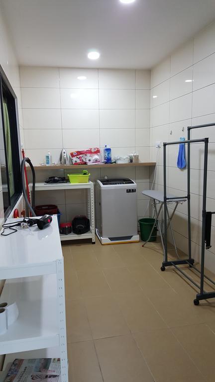 Ellis Lot 310 Villa Kuching Buitenkant foto