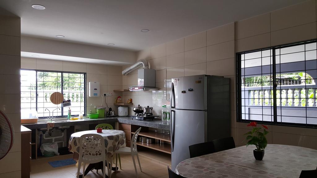 Ellis Lot 310 Villa Kuching Buitenkant foto
