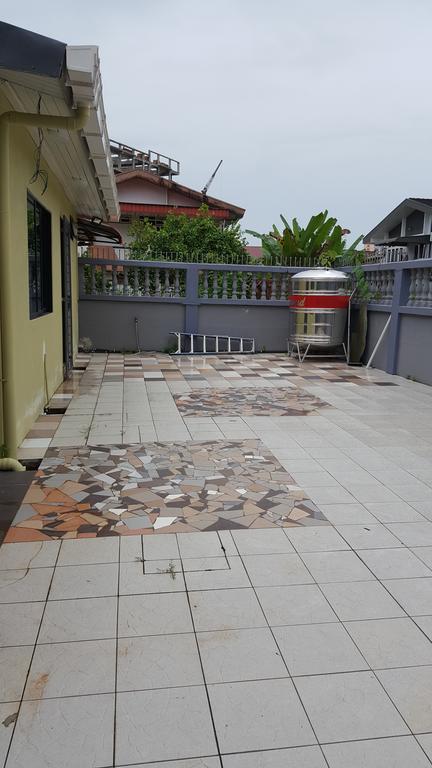 Ellis Lot 310 Villa Kuching Buitenkant foto
