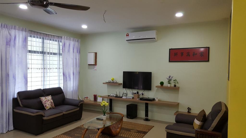 Ellis Lot 310 Villa Kuching Buitenkant foto
